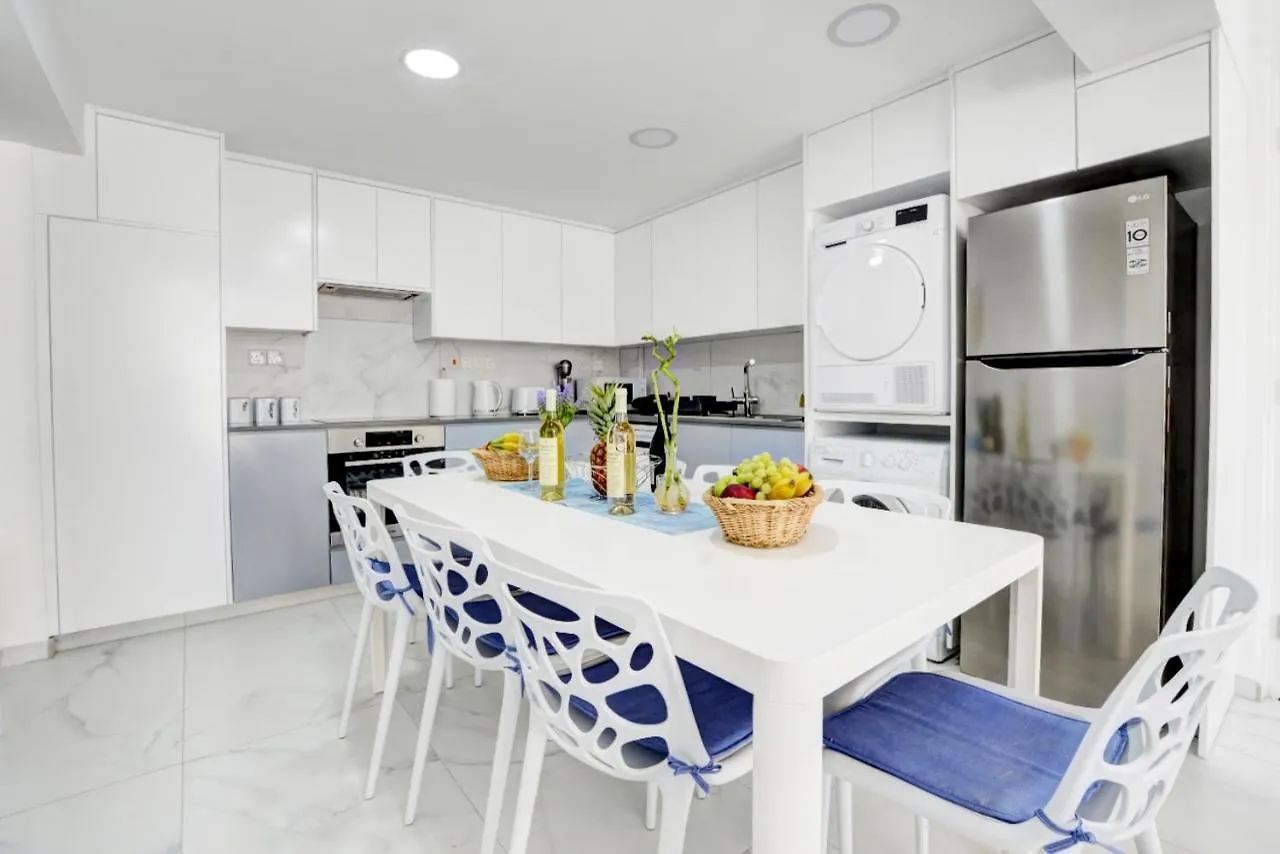 Myhome Delux, Ayia Napa 3 Bedroom With Pool Διαμέρισμα